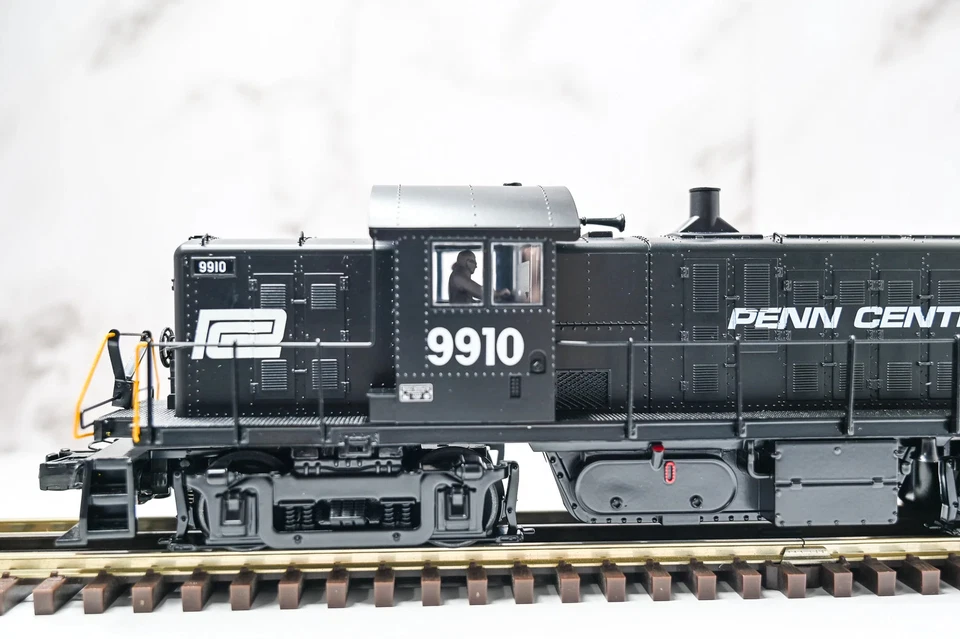 MTH RailKing Penn Central Alco RS 1 Diesel Engine | RailKing | O Scale - Image 2 of 4