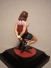 1/18 FIGURE  GIRL  URSULA  VROOM  UPAINTED  FOR  NOREV  AUTOART  CMR  MINICHAMPS