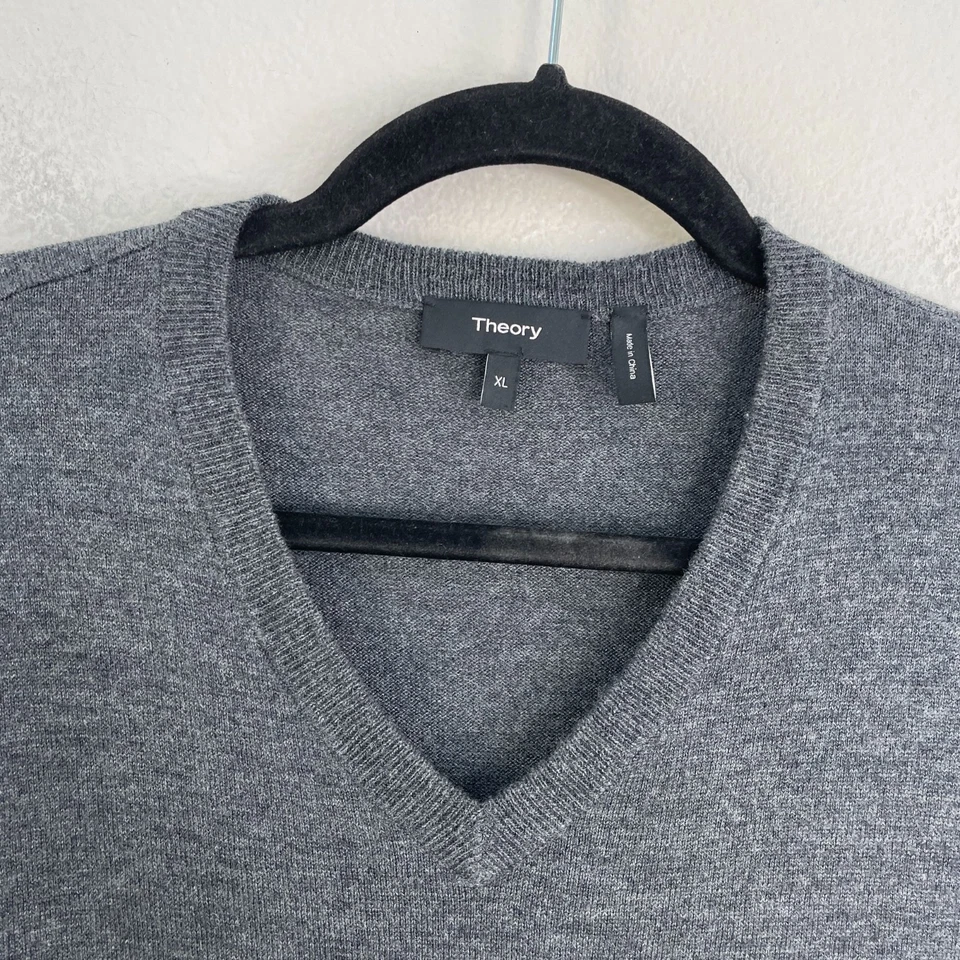 NUEVO Suéter Pullover Tejido Theory Para Hombres XL Gris Carbón Mezcla Lana Merino Cuello en V Foto 2 de 4