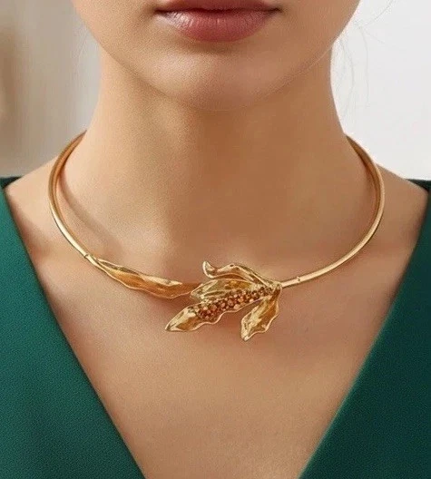 Collier Zara Statement Floral à Strass - Motif Cristal Doré - Rare - Idéal Cadeau Noël Ou Fête