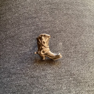 hat tack Cowboy boot old 