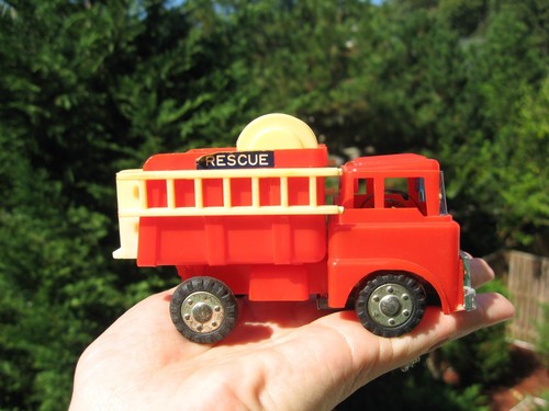 Vtg Durham Industries U.S. Army & Fire Rescue Truck Wind-Up Plastic Trucks Japan - Picture 7 of 10