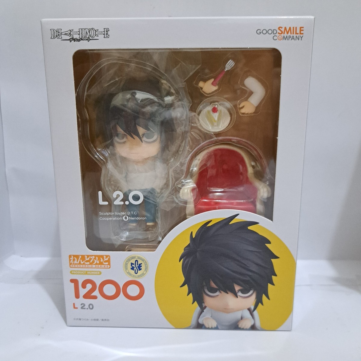 L Nendoroid 2.0 DEATH NOTE FACTS • Light Yagami NENDOROID & L