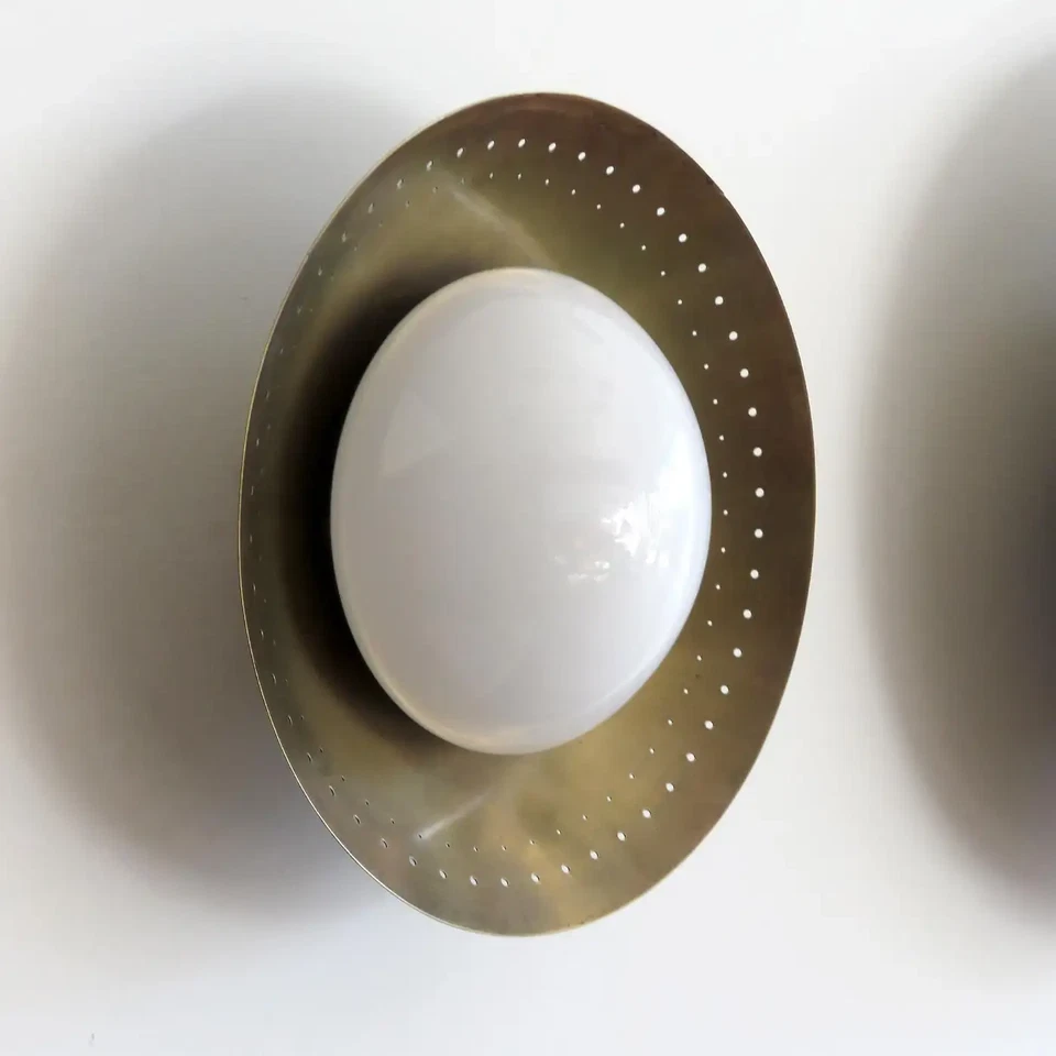 Aplique de pared de latón de mediados de siglo par de lámparas de pared estilo Sitlonov lámpara de lujo Foto 3 de 4