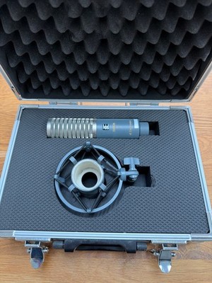 SE Electronics R1 Bändchenmikrofon 8er Figur Mikrofon mit Koffer