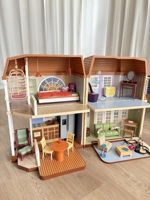 2008 Disney Hannah Montana Malibu Barbie Beach Doll House w/ OG Furniture & Doll