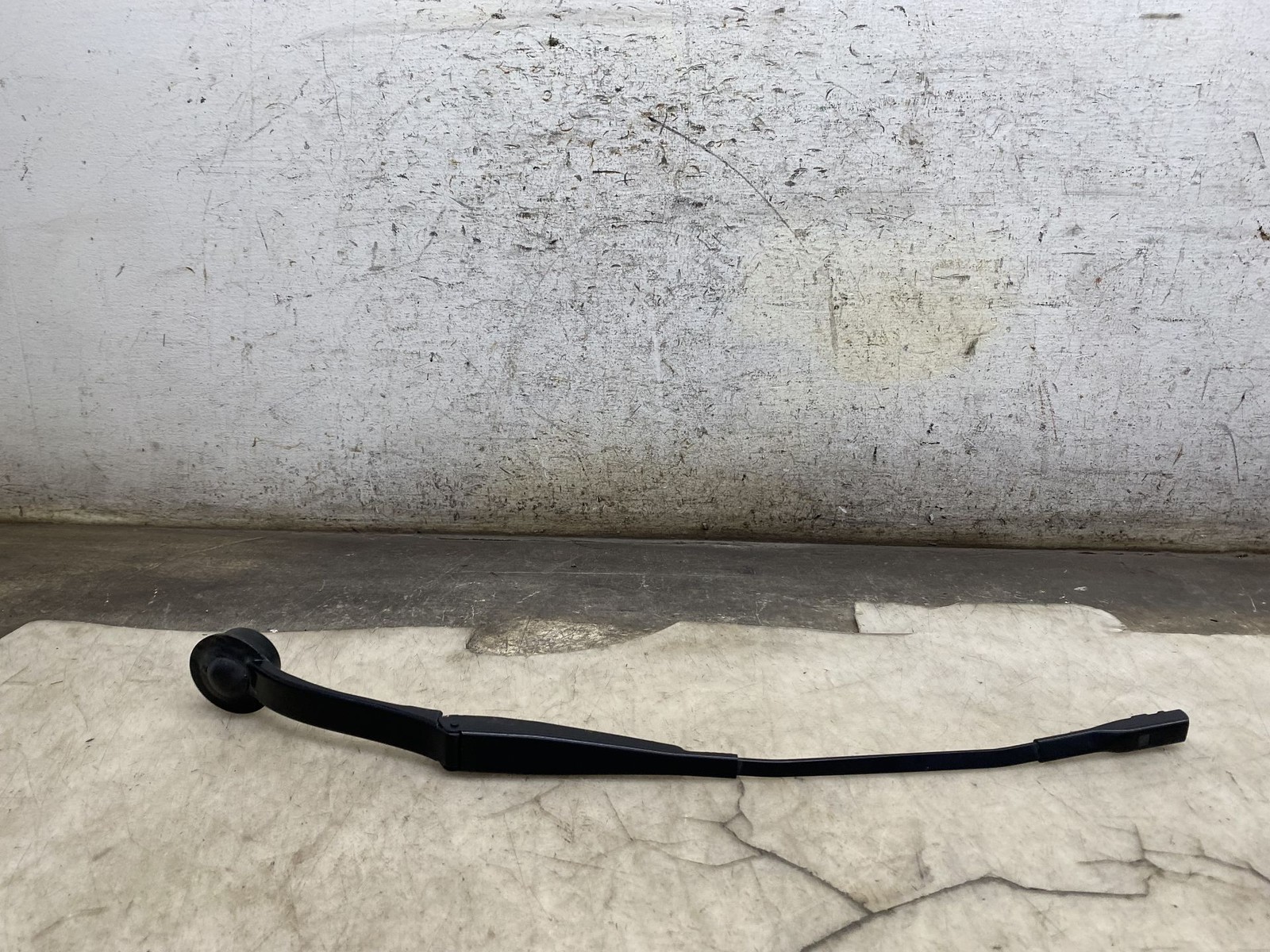 2020-2024 ASTON MARTIN DBX OEM LEFT & RIGHT FRONT WINDSHIELD WIPER ARMS