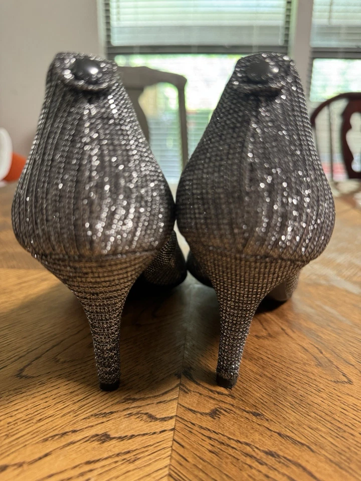 Talla 8 M - Michael Kors Gris Plata Claire Bombas Brillo Metálico Punta (N2) Foto 4 de 4