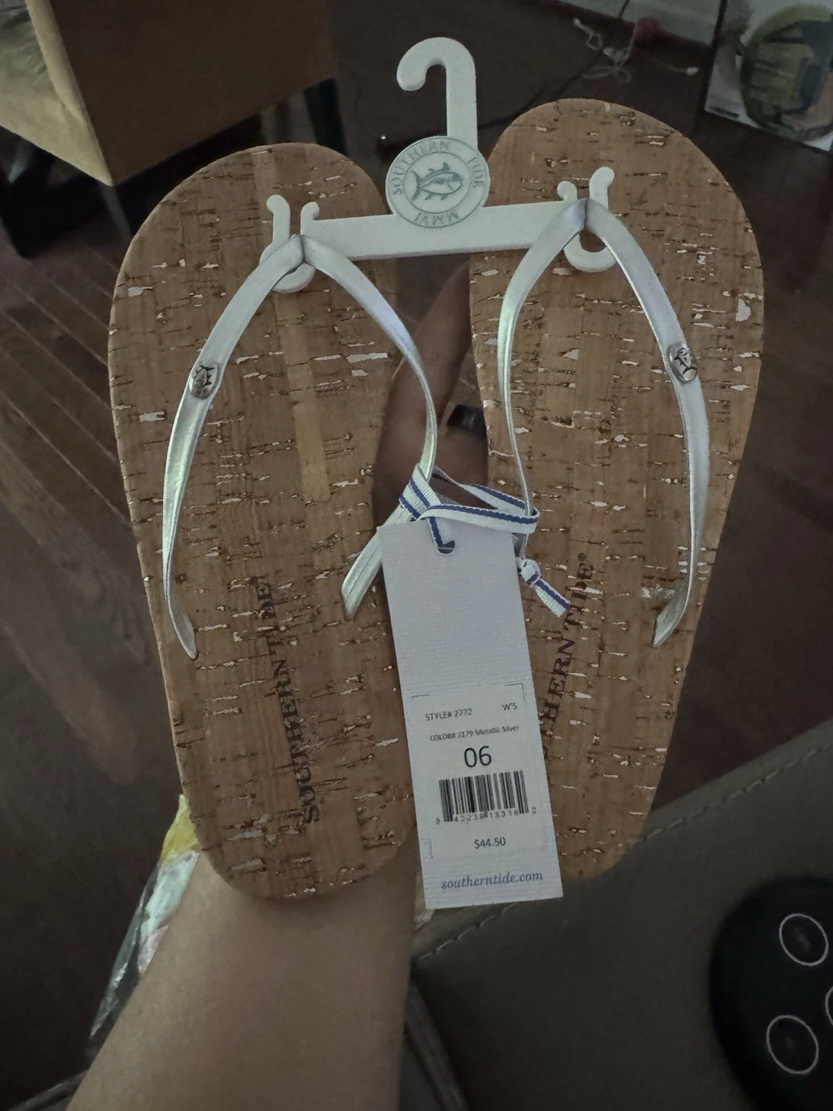 Southern Tide Flip Flops Size 6