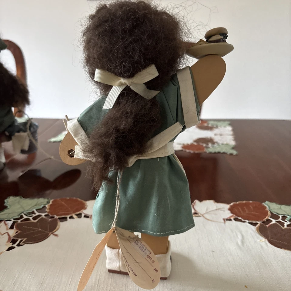 Lizzie High 娃娃 - 服务员 Rosie!- Rosie Valentine #1446 — 第 3/4 张图片