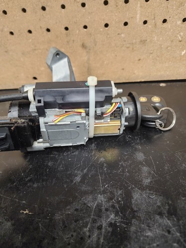 2002 2007 Saturn Vue Ignition Switch Lock Cylinder with Key 21024609 Genuine OEM - Picture 5 of 5
