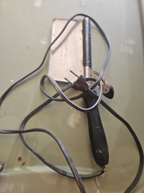 Antique Collectible 1940s Hair Straightener. Empire Electric. 37 Watts.