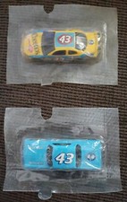 2-Hot Wheels 