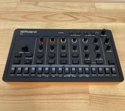 鍵盤楽器 Roland AIRA Compact T-8 BEAT MACHINE T-8 | BEAT MACHINE | AIRA COMPACT | Tom Lee Music