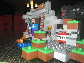 LEGO Minecraft: The Cave (21113) Complete With Instructions And Minifigures