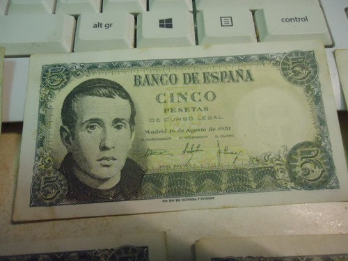 Billetes lote de 5 cinco pesetas Madrid 16/08/1951 numismática usado España. - Picture 3 of 13