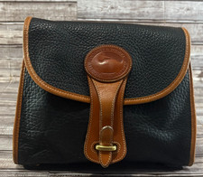 Dooney  Bourke All-Weather Leather Essex Crossbody Bag Black Vintage 90s USA