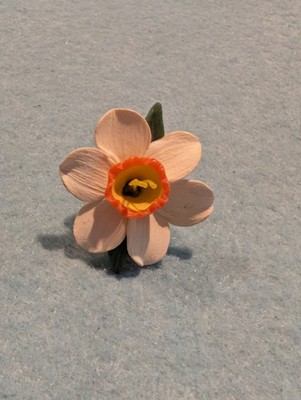 Vintage Handmade Daffodil Flower Pin