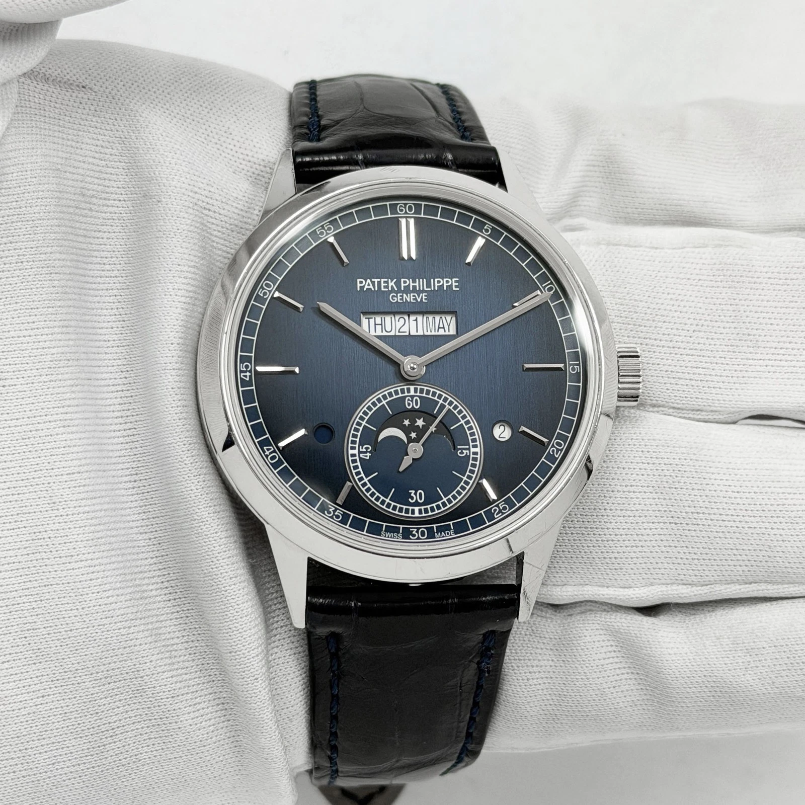 Patek Philippe — Patek Philippe Perpetual Calendar 5236P-001 40MM Blue In-Line Dial Platinum