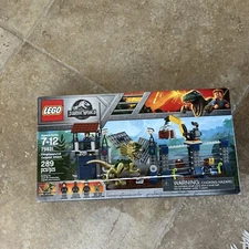 LEGO Jurassic World -Dilophosaurus Outpost Attack - 75931 - NEW & Retired