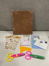 SCRAPBOOKING PHOTO ALBUM