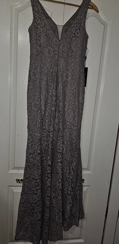 NUEVO Vestido formal para mujer gris transparente en capas de encaje dama de honor talla 6 - Imagen 2 de 12