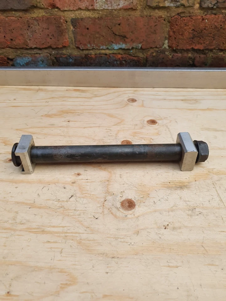 ♻️ Yamaha YZF-R6 5SLM 2005 Rear Wheel Spindle with Spacers ♻️ - Image 2 of 4