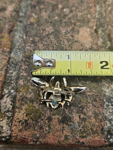 Vintage Enamel Bee Brooch Pin Gold Tone - Picture 4 of 4