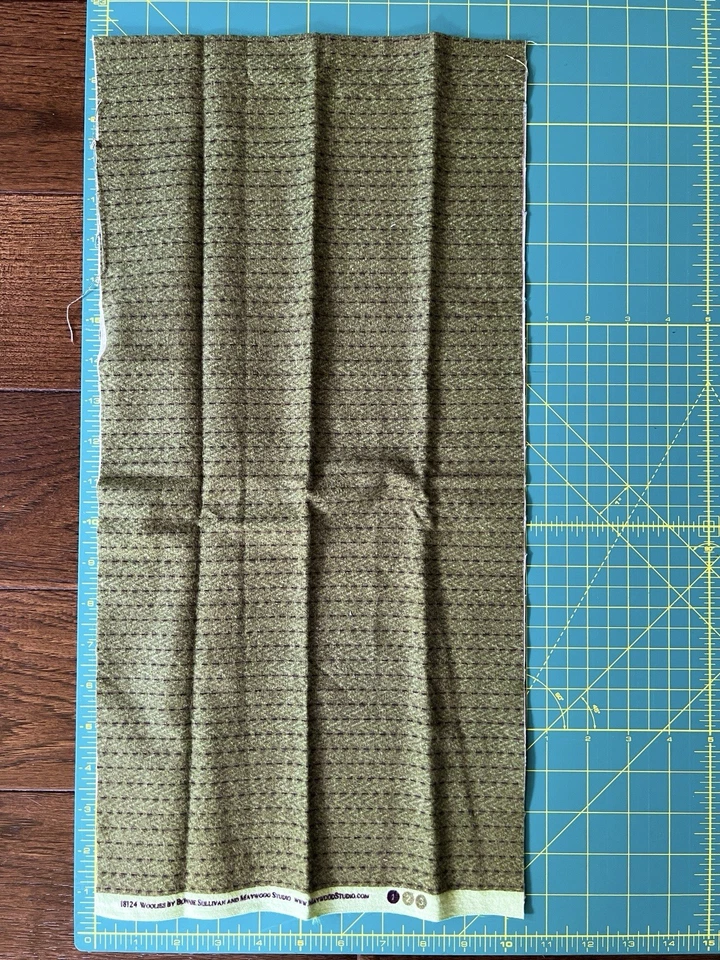 Maywood Studios Woolies 法兰绒-绿色条纹 1 码,10 英寸 x 43 英寸复古 — 第 2/3 张图片