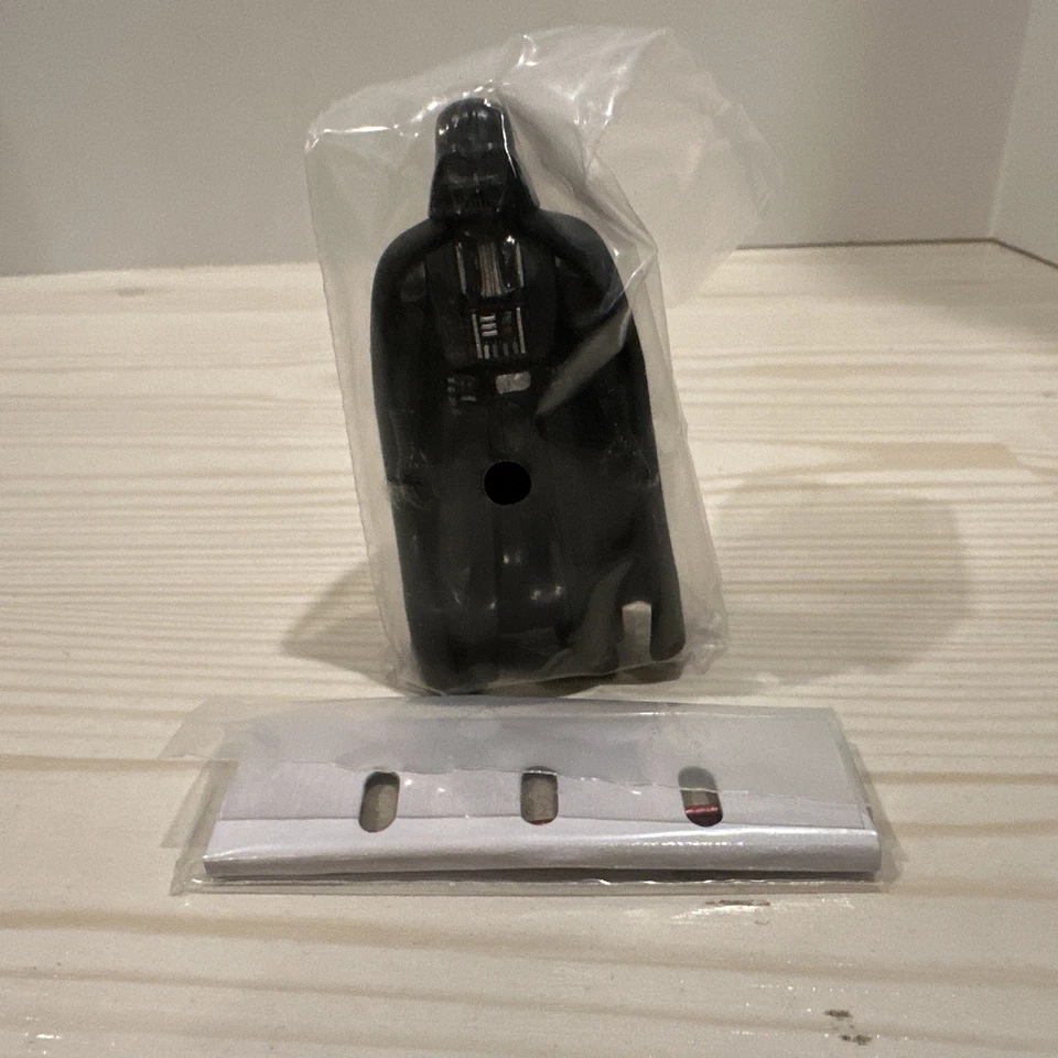 Tomy (TakaraTomy) Metal Figure Collection Star Wars #08 Darth Vader A New Hope - Image 4 of 4