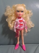 2025 Bratz x Hello Kitty Cloe Sanrio Fashion Doll Used Complete Clothing