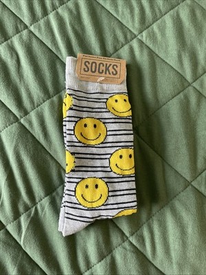 Bioworld Women s Smiley Face Ankle Socks One Size Fits Most (6-12)