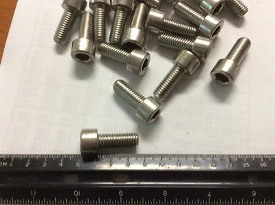 MCMASTER-CARR New Qty (12) M10 X 25MM Long X 1.5MM Pitch Stainless Steel Cap Screws