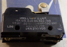 Honeywell BZ-2RW822 15 Amp 125/250/480 VAC Roller Lever Micro Switch