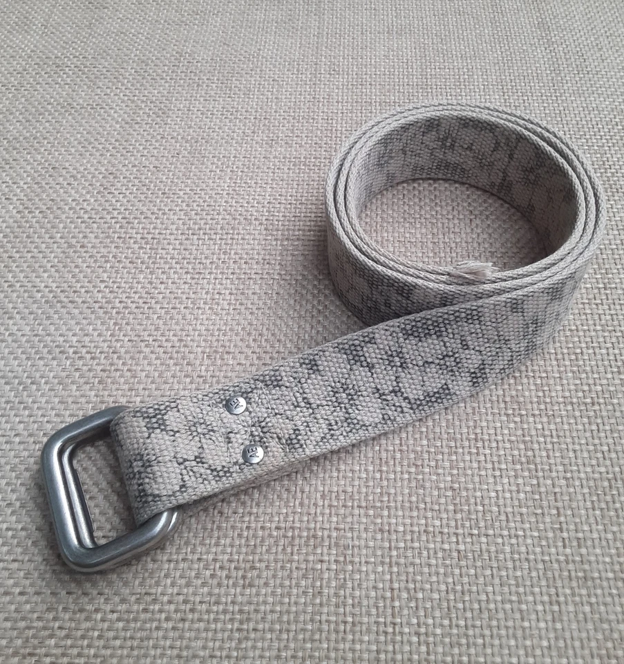 女式 M 码 American Eagle Distress-Look 花卉印花帆布 D 形环腰带 — 第 2/4 张图片