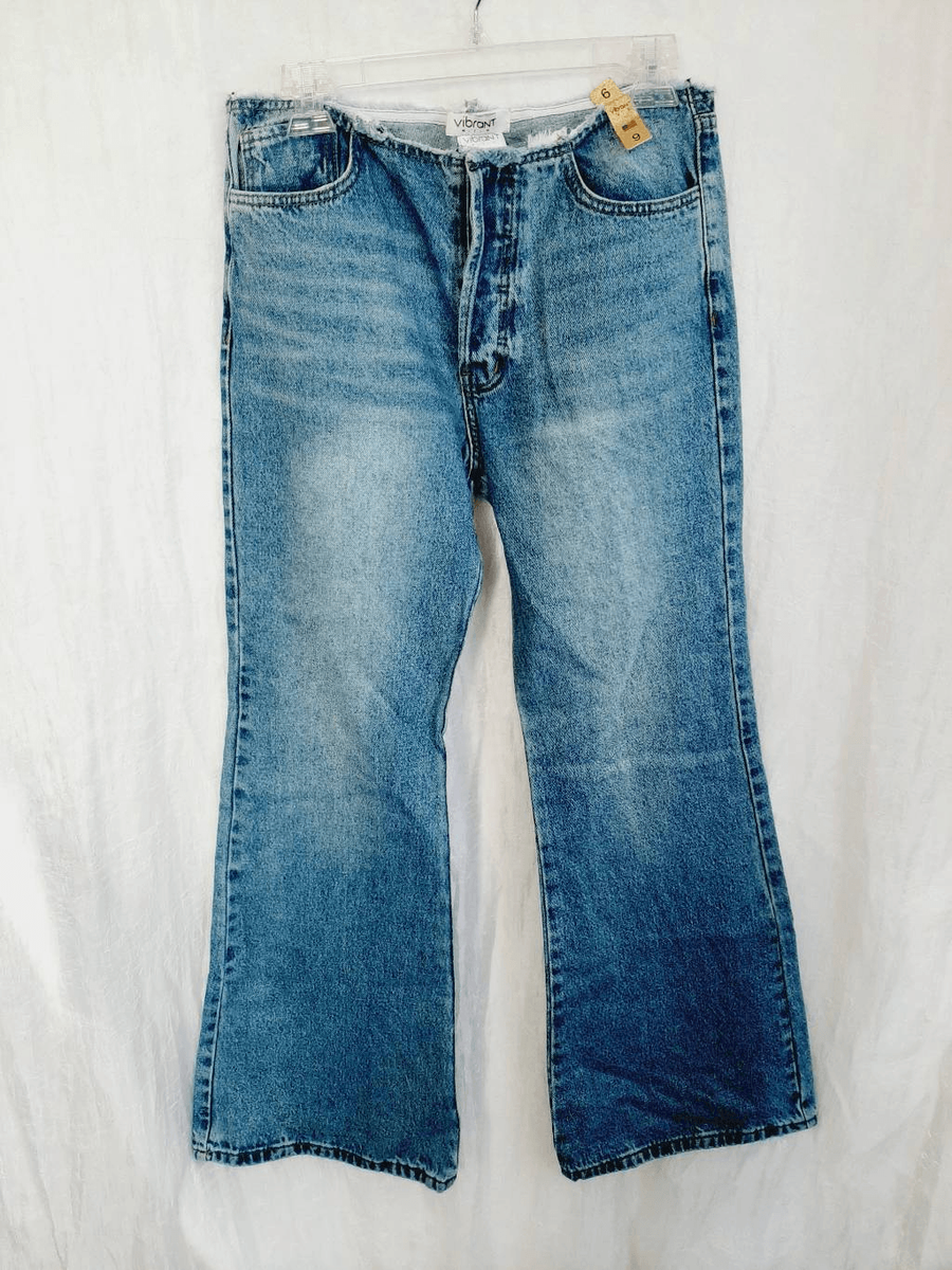 Vibrant bell bottom button front bohemian hippie sz 9 jeans NWT