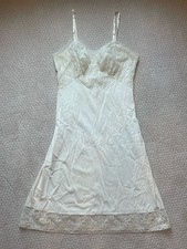 Vtg 60s VANITY FAIR Ivory FULL SLIP Sz 36 Medium LACE Coquette Nylon Tricot