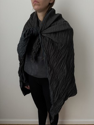 Cocon.Commerz Privatsachen 100% Silk Gray Scarf 