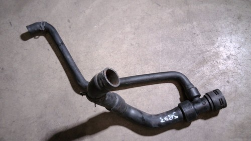 Kühlerschlauch unten 8D0121055G Audi A4 Avant 1.6 Bj 1997 B5 2492804