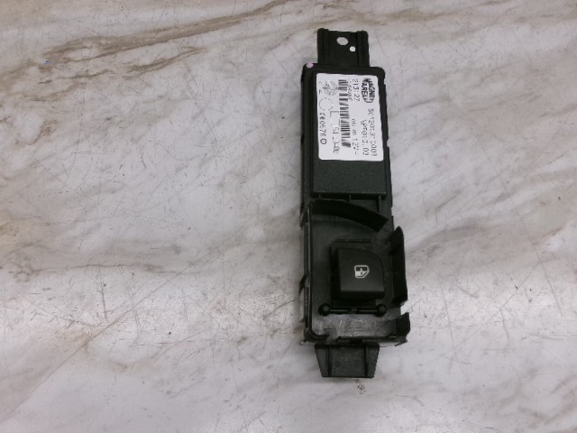 501201310003 03 to 13 Maserati Quattroporte Right Front Door Window Switch