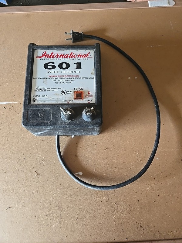 American Farm Works Electric Fence Controller 601 Weed Chopper Works