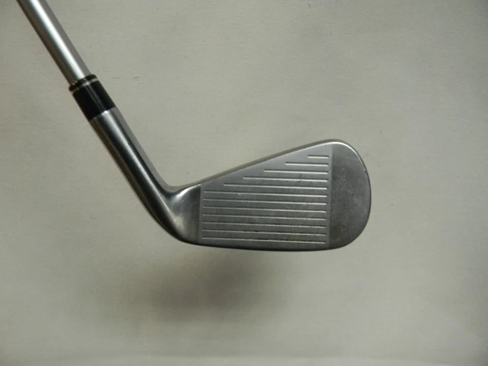 NICE LEFT HAND TAYLORMADE UDI SIM UTILITY 2 IRON DIAMANA THUMP 90g STIFF FLEX - Image 4 of 4