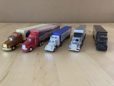3x LKW mit Auflieger - Peterbilt Motors Company - 1x Scania - 1x MACK -  1:87