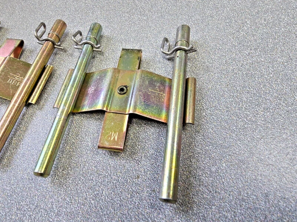 KIT PINZA FRENO DELANTERO TIPO M NUEVO ORIGINAL PORSCHE 911 ATE MUELLES PASADORES CLIPS Foto 3 de 4