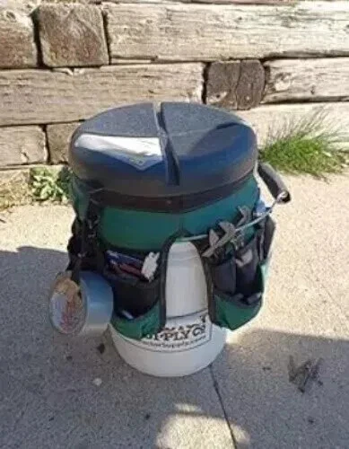 5 Gallon Bucket Lid Seat Durable Lightweight Black Plastic Easy Seat Buckets NEW - Image 4 of 4