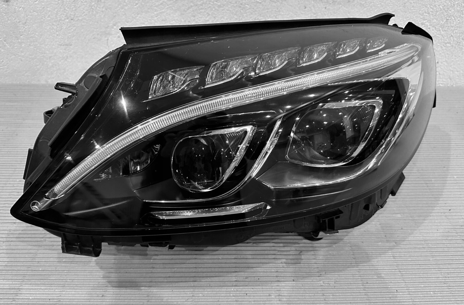 MERCEDES-BENZ A2058202961, A2059067902, A2059068701, A2059069301 Headlight