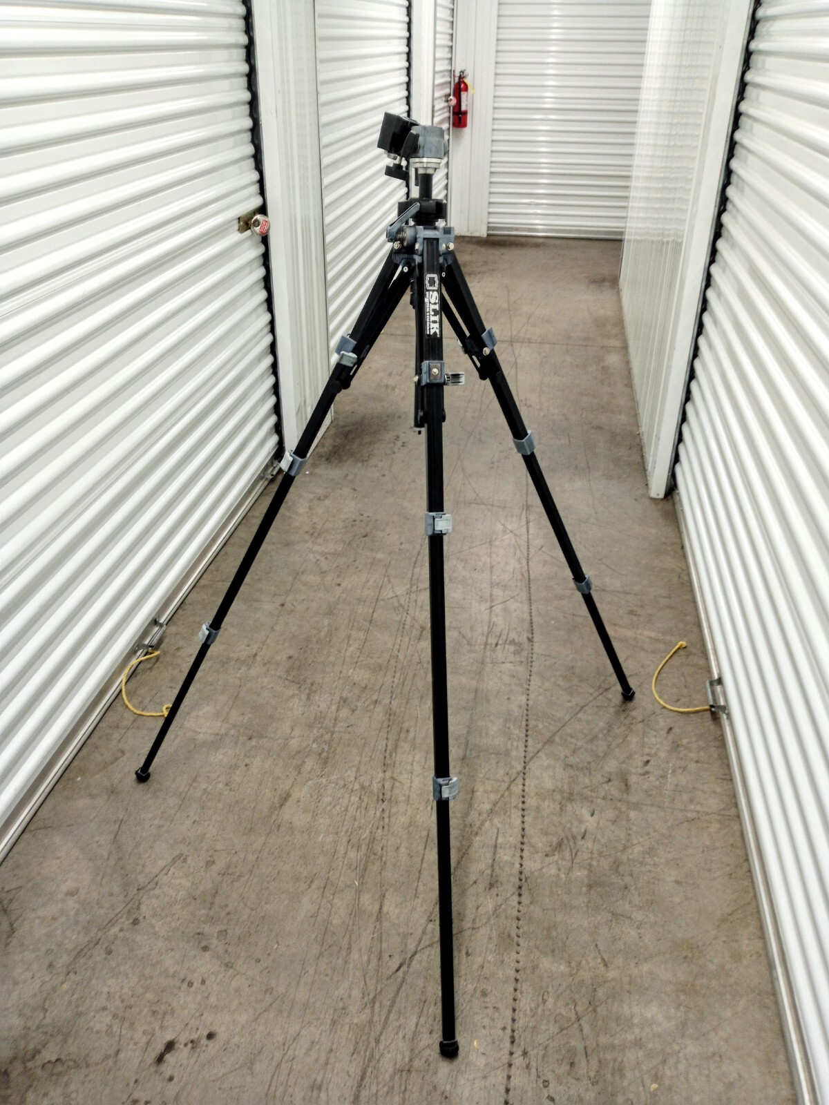 Universal U212 Deluxe Tripod with 3-Way Pan U-212 | eBay