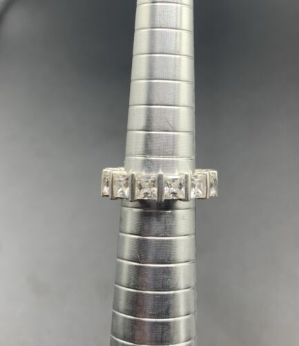 Prinzessschliff Zirkonia Eternity Bandring Größe 5,5 Sterlingsilber - Bild 8 von 9