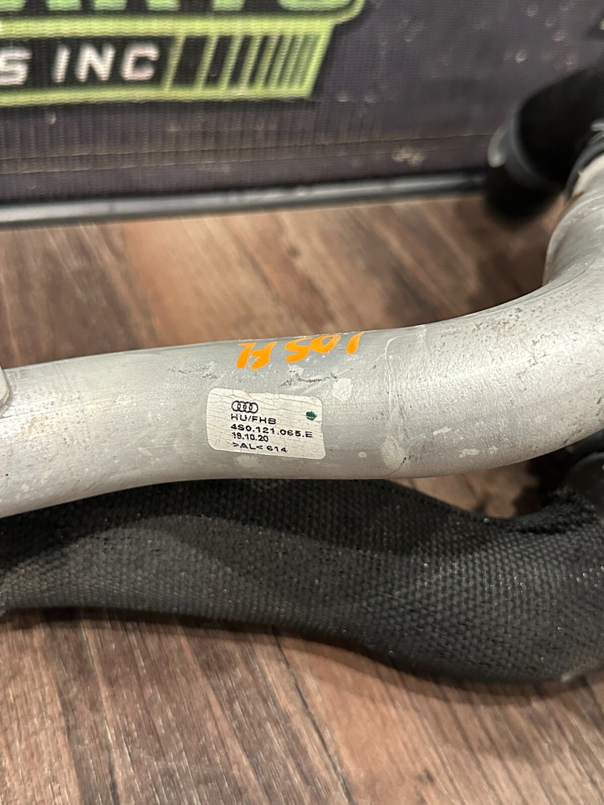 2021 AUDI R8 RADIATOR FRONT LEFT COOLANT HOSE PIPE OEM 4S0 121 065 E