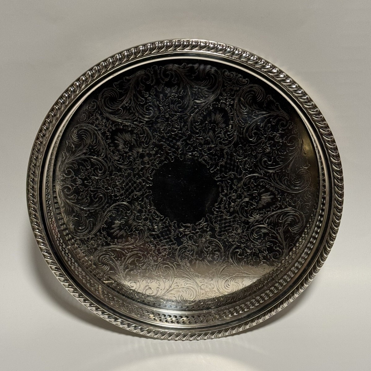 Wm Rogers 672 Silver Plated 12” Round Pierced Edge Gallery